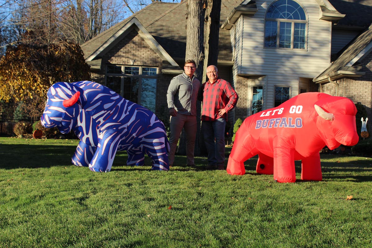 BuffaBlo, Lawn Blow-Ups - Buffalo Rising